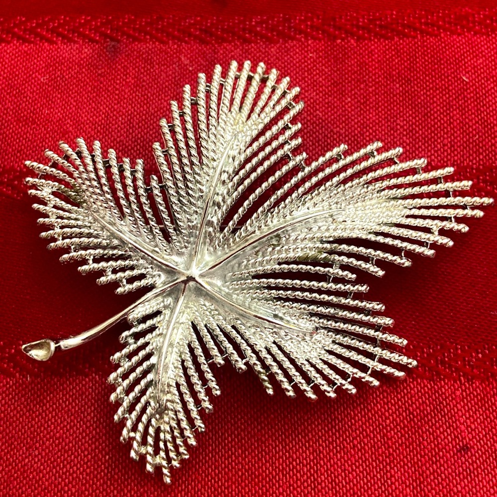 Vintage 60s Sarah Coventry Silver Leaf Broach